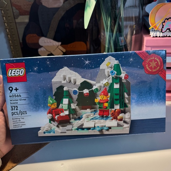 Lego- Winter Elves Scene - Picture 3 of 5